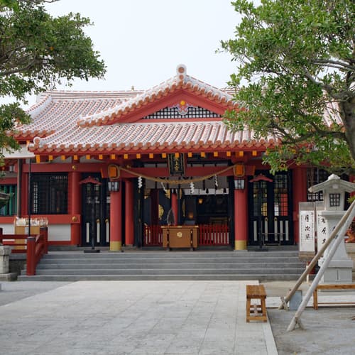 ศาลเจ้านามิโนอูเอะ