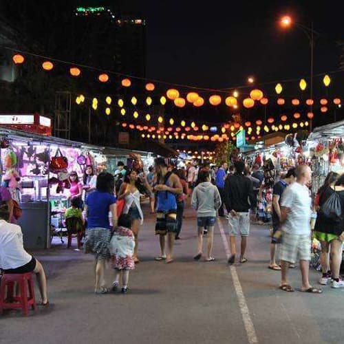 ตลาดกลางคืนฮาลอง