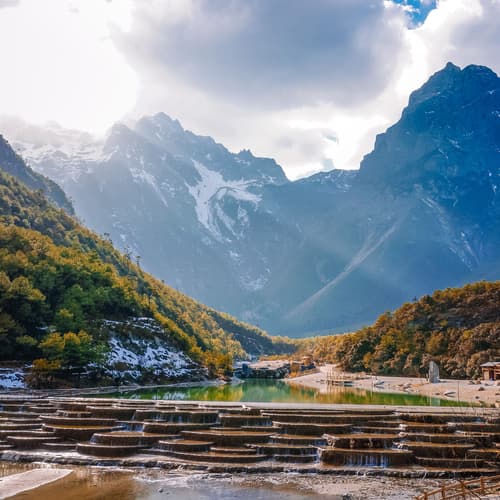 ธารน้ำขาว (น้ำตกไป๋สุ่ย)