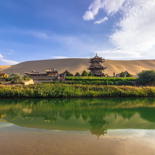 สระน้ำวงพระจันทร์เอี้ยหยาเฉวียน