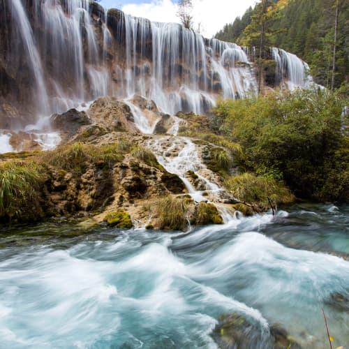 น้ำตกธารไข่มุก