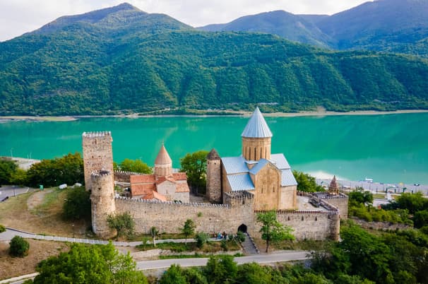 ทัวร์จอร์เจีย 8 วัน 5 คืน TBS16 โบสถ์ตรีนิตี้ อนุสาวรีย์ประวัติศาสตร์จอร์เจีย พิพิทธภัณฑ์สตาลิน น้ำพุแห่งโคลชิส บิน TK (BKK)