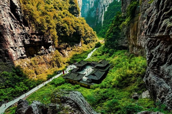 ทัวร์จีน ฉงชิ่ง 6 วัน 4 คืน ZGCKG-2602VZ อู่หลง ผาหินแกะสลักต้าจู๋ อุทยานหลุมฟ้าสะพานสวรรค์ (ไม่ลงร้าน) บิน VZ (BKK)