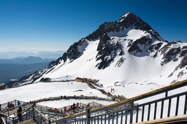 ทัวร์จีน ลี่เจียง 5 วัน 4 คืน VLJG54DR-2 วัดลามะซงจ้านหลิน พิพิธภัณฑ์จามรี วัดต้าฝ๋อ กงล้อทองคำ มืองโบราณตู่เค่อจง สระมังกรดำ บิน DR (BKK)