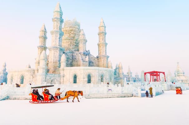 ทัวร์จีน ฮาร์บิน 6 วัน 5 คืน MTWT250076 รูปปั้นตุ๊กตาหิมะยักษ์ เทศกาลแกะสลักน้ำแข็งนานาชาติ พิพิธภัณฑ์เมืองหิมะ หมู่บ้านหิมะ บิน HU (BKK)