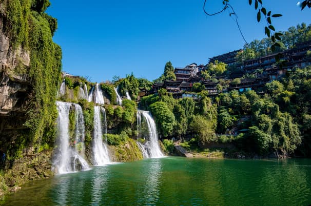 ทัวร์จีน ฉางซา 6 วัน 5 คืน 2UCSX-SL002 เมืองโบราณฝูหรงเจิ้น ป่าหินซัวปู้หยา สวนเซียนซานก้งสุย บิน SL (DMK)