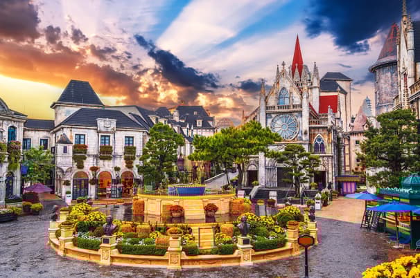 ทัวร์เวียดนาม ดานัง เว้ ฮอยอัน 4 วัน 3 คืน บานาฮิลล์ ล่องเรือมังกรแม่น้ำหอม ฮอยอัน หมูบ้านแกะสลัก บิน EK (BKK)