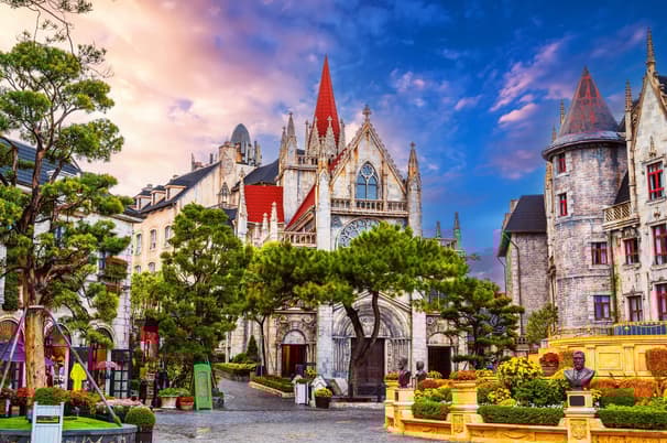 ทัวร์เวียดนาม ดานัง ฮอยอัน เว้ 4 วัน 3 คืน 62743 นั่งกระเช้าไฟฟ้าบานาฮิลล์ ล่องเรือกระด้ง หมู่บ้านแกะสลักหินอ่อน ไหว้พระวัดหลิงอึ๋ง บิน EK (BKX)