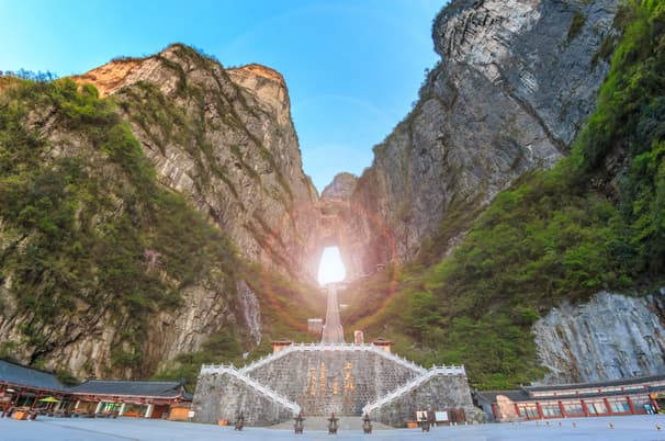 ทัวร์จีน 4 วัน 3 คืน ฉางซา 2UCSX-TG002 ระเบียงแก้ว-บันไดเลื่อน 999 ขั้น ถ้ำประตูสวรรค์ น้ำตกฝูหรง บิน TG 695 (BKK) 