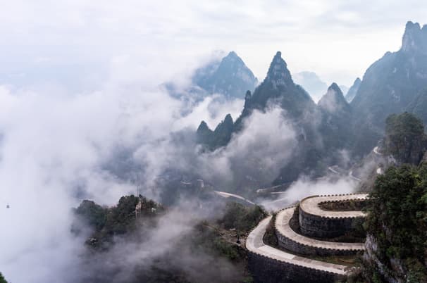 ทัวร์จีน ฉางซา กุ้ยโจว เขาฟ่านจิ้ง 6 วัน 5 คืน 2UCSX-TG004 เมืองโบราณฝูหรง เช็กอินเกาะส้ม ช้อปชิลหวงชิงลู่ บิน TG695 (BKK) 