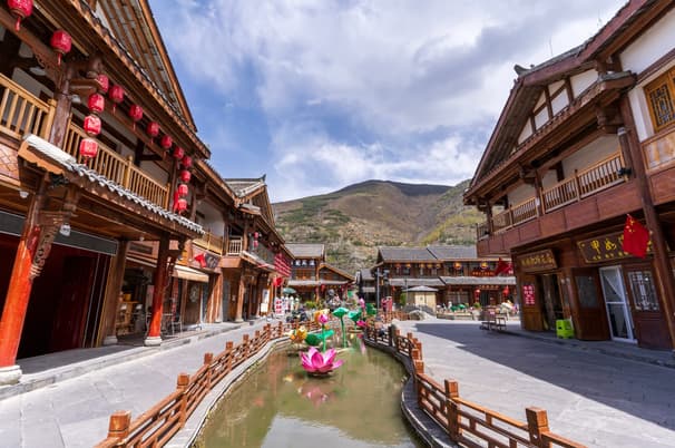 ทัวร์จีน ทิเบต 8 วัน 7 คืน CVZ325 นั่งรถไฟสายหลังคาโลก พระราชวังฤดูร้อนนอร์บูลิงคา พิพิธภัณฑ์ชิงไห่ บิน VZ3690 (BKK)