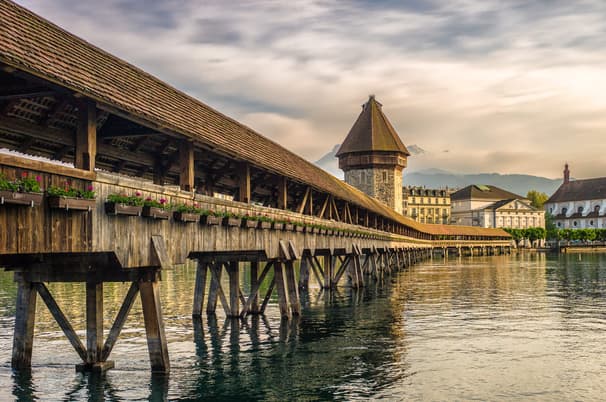 ทัวร์สวิตเซอร์แลนด์ 9 วัน 6 คืน GO3ZRH-TG036 ธารน้ำแข็งยักษ์ ยอดเขากรอนเนอร์แกรต สะพานไม้ชาเปล ปราสาทชิลยอง บิน TG (BKK)