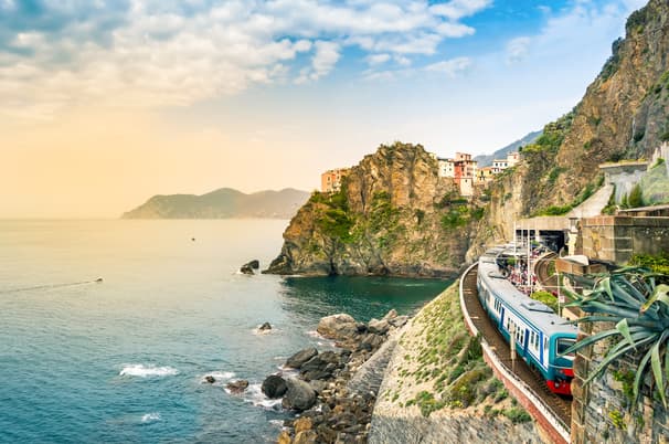 ทัวร์อิตาลี สวิส ฝรั่งเศส 10 วัน 7 คืน ISV181 โคลอสเซี่ยม นั่งรถไฟ Cinque Terre ล่องเรือแม่น้ําแซน บิน SV (BKK)