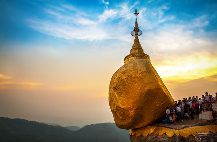 พระธาตุอินทร์แขวน