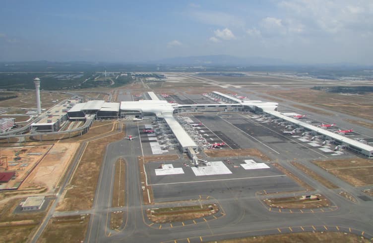 ท่าอากาศยานกัวลาลัมเปอร์ 