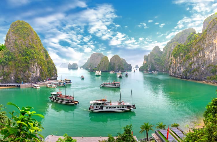 ล่องเรืออ่าวฮาลอง
