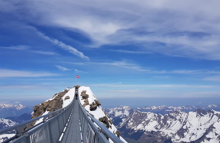 กืซตาด์ก