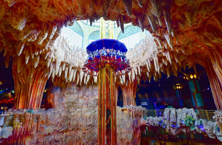 THE FANTASY PARK