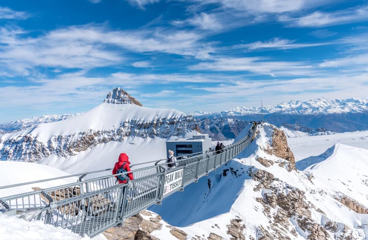 ยอดเขากลาเซียร์ 3000