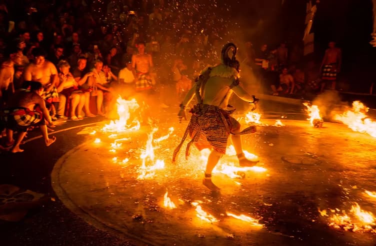 ระบำไฟ Kecak Fire Dance