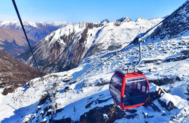 นั่งกระเช้าขึ้นต้ากู่ปิงชวน