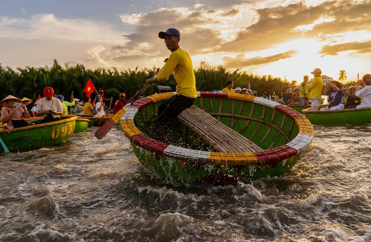 หมู่บ้านกั๊มทาน (นั่งเรือกระด้ง)