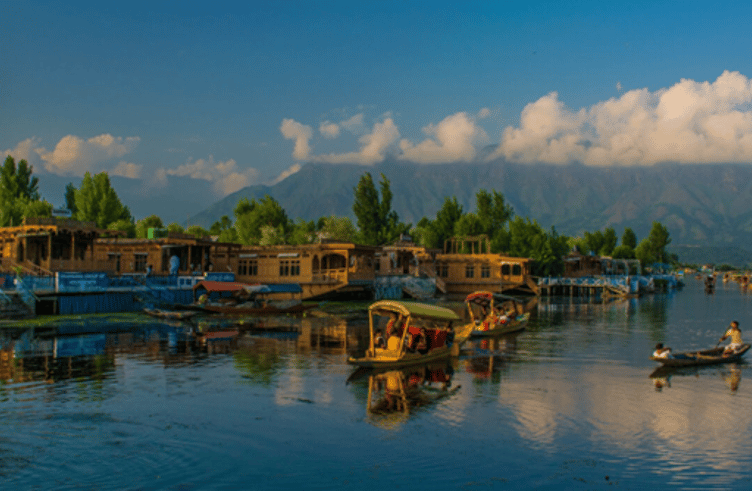 ล่องเรือซิคาร่า