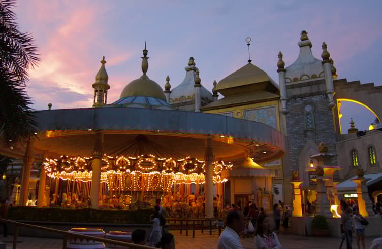 สวนสนุกลีโอฟู