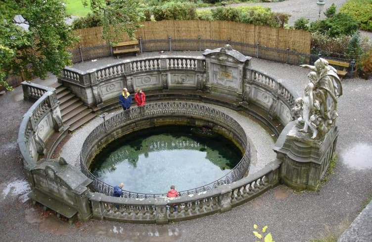 โดเนลชิเกน