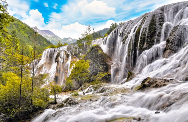 น้ำตกนั่วรื่อหลาง