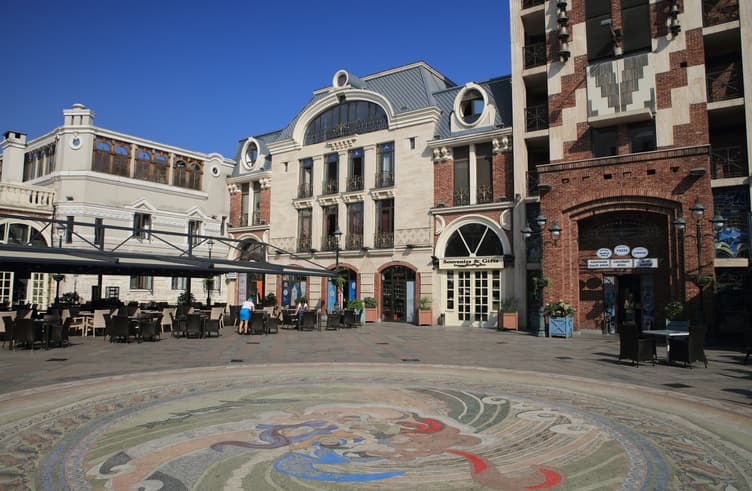 จัตุรัสเพียซซ่าบาทูมิ