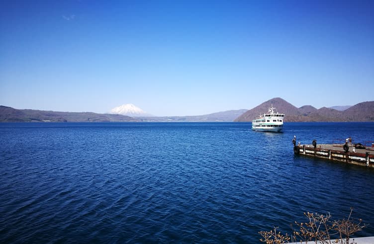 ล่องเรือทะเลสาบโทยะ