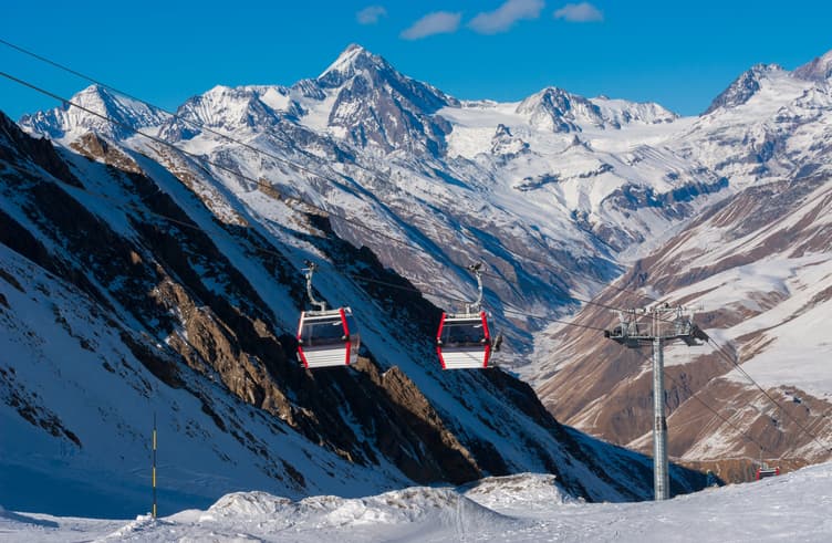 กระเช้าไฟฟ้าโคบิ กูดารี