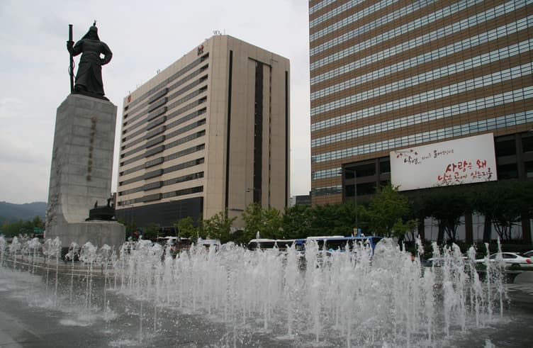 จัตุรัสอีชุนชิน