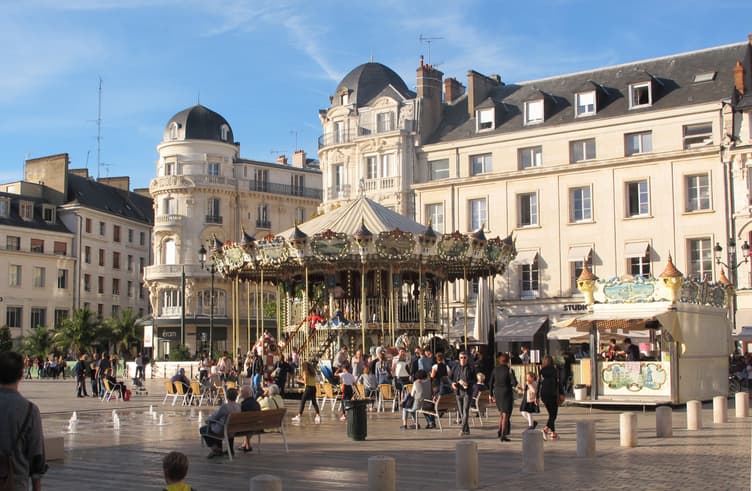 จัตุรัส Place du Martroi