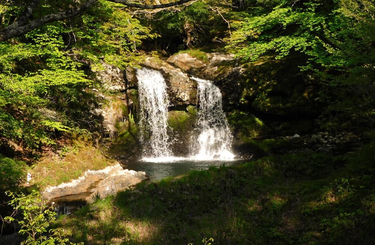 น้ำตกคาเนะยามะ