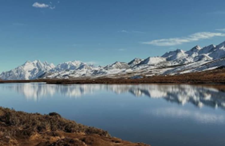 ทะเลสาบแดง