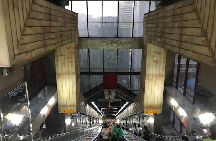 บันไดเลื่อนหวงกวน