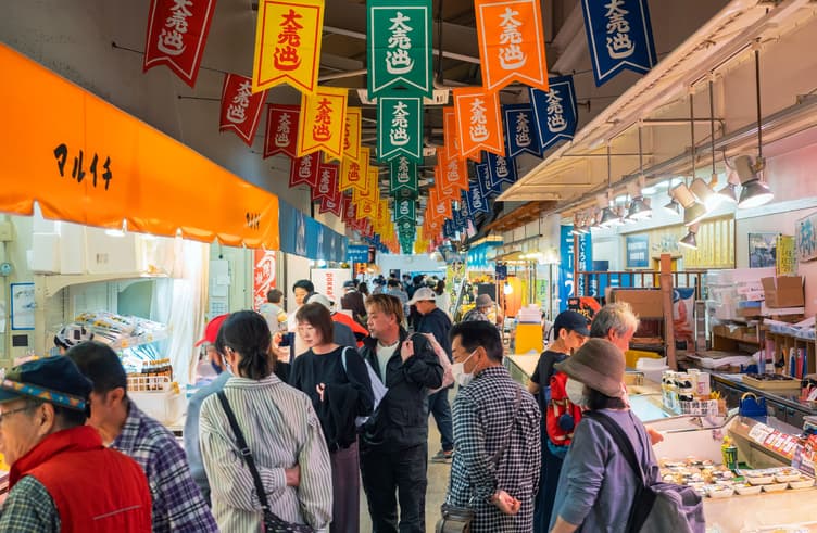 ตลาดปลาริมน้ำ ชิมิสุ และ คาชิโนะอิจิ