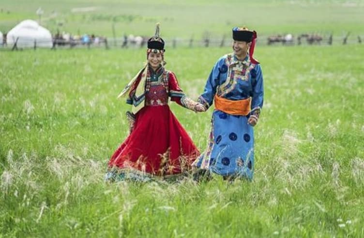 พิธีต้อนรับแขกสไตล์มองโกล + สวมใส่ชุดมองโกล