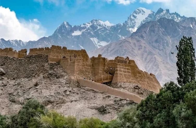 เมืองหินทาชคูร์กัน