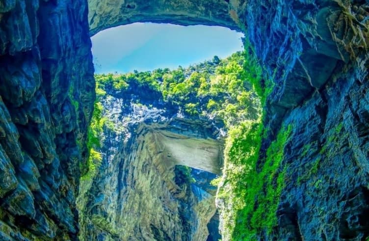 ล่องเรือแม่น้ำใต้ดินภูฮัว