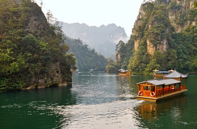 ล่องเรือทะเลสาบเป่าเฟิงหู
