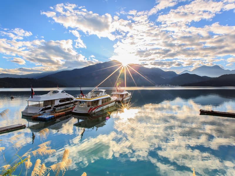 ทัวร์ล่องเรือทะเลสาบสุริยันจันทรา