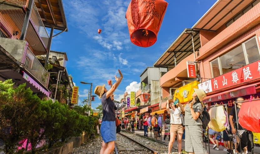 ทัวร์ไต้หวัน ไทเป 4 วัน 3 คืน ถนนโบราณสือเฟิ่น อนุสรณ์สถานเจียงไคเช็ค บิน JX (CNX)