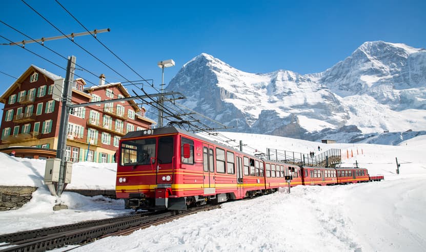 ทัวร์เยอรมนี ฝรั่งเศส สวิตเซอร์แลนด์  9 วัน 6 คืน ปราสาททรายแดง ปราสาทไฮเดลเบิร์ก ยอดเขาจุงเฟรา รับประทานอาหารบนหอไอเฟล บิน VZ (BKK)