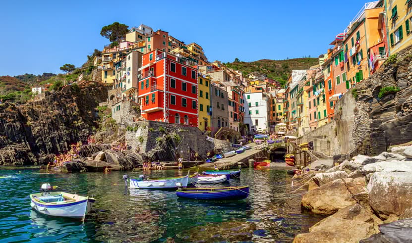 ทัวร์ยุโรป สวิตเซอร์แลนด์ อิตาลี 8 วัน 5 คืน ยอดเขาชิลธอร์น หมู่บ้านชิงเกว แตร์เร บิน QR (BKK)