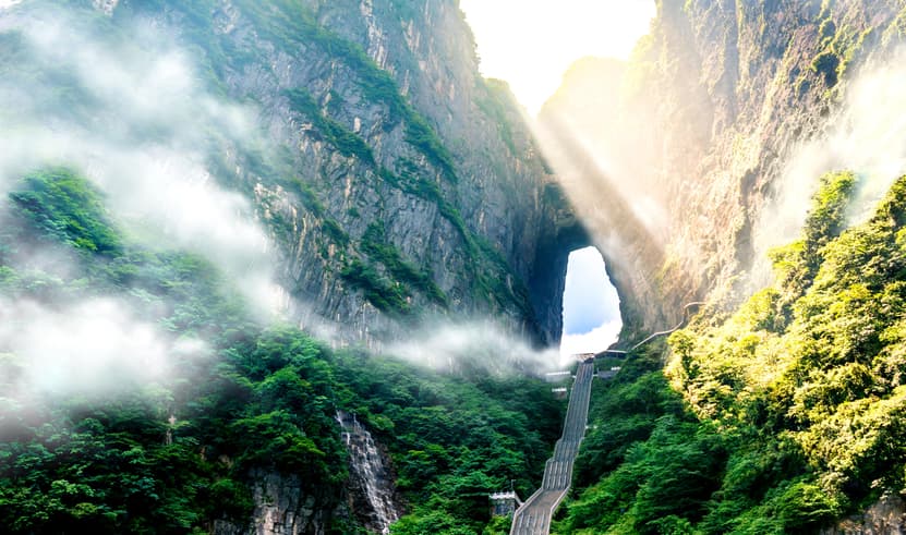 ทัวร์เวียกนาม เวียดนาม 4 วัน 3 คืน GO1CNXHAN-FD004 เมืองตามด๋าว โบสถ์หิน ประตูสวรรค์ สะพานเมฆ FD (CNX)    