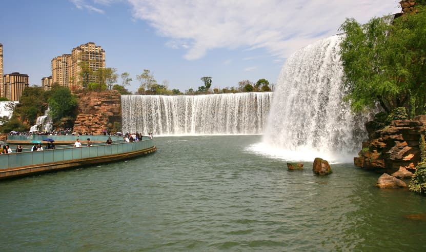 ทัวร์จีน คุนหมิง 4 วัน 3 คืน KMG25 ภูเขาหิมะเจี้ยวจื่อ สวนน้ำตกคุนหมิง ประตูม้าทองไก่หยก ถนนคนเดินหนานผิงเจีย บิน KY (BKK)