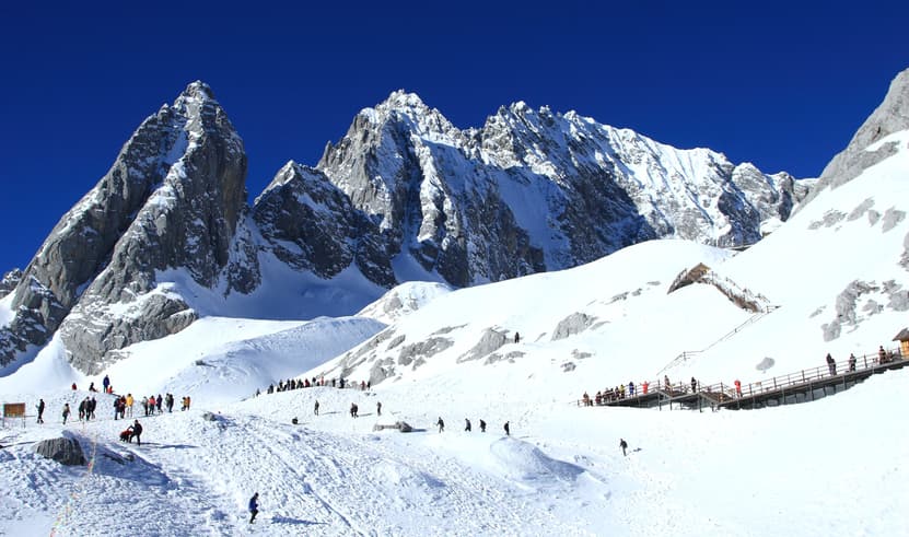 ทัวร์จีน คุนหมิง 4วัน 3คืน  HDM110 วัดเจ้าแม่กวนอิม ภูเขาหิมะมังกรหยก หุบเขาน้ำเงิน สวนชุ่ยหูชมดอกทิวลิป บิน KY (BKK)